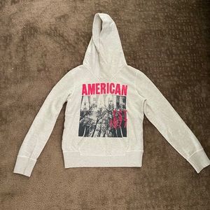 American Eagle Creme Sweatshirt